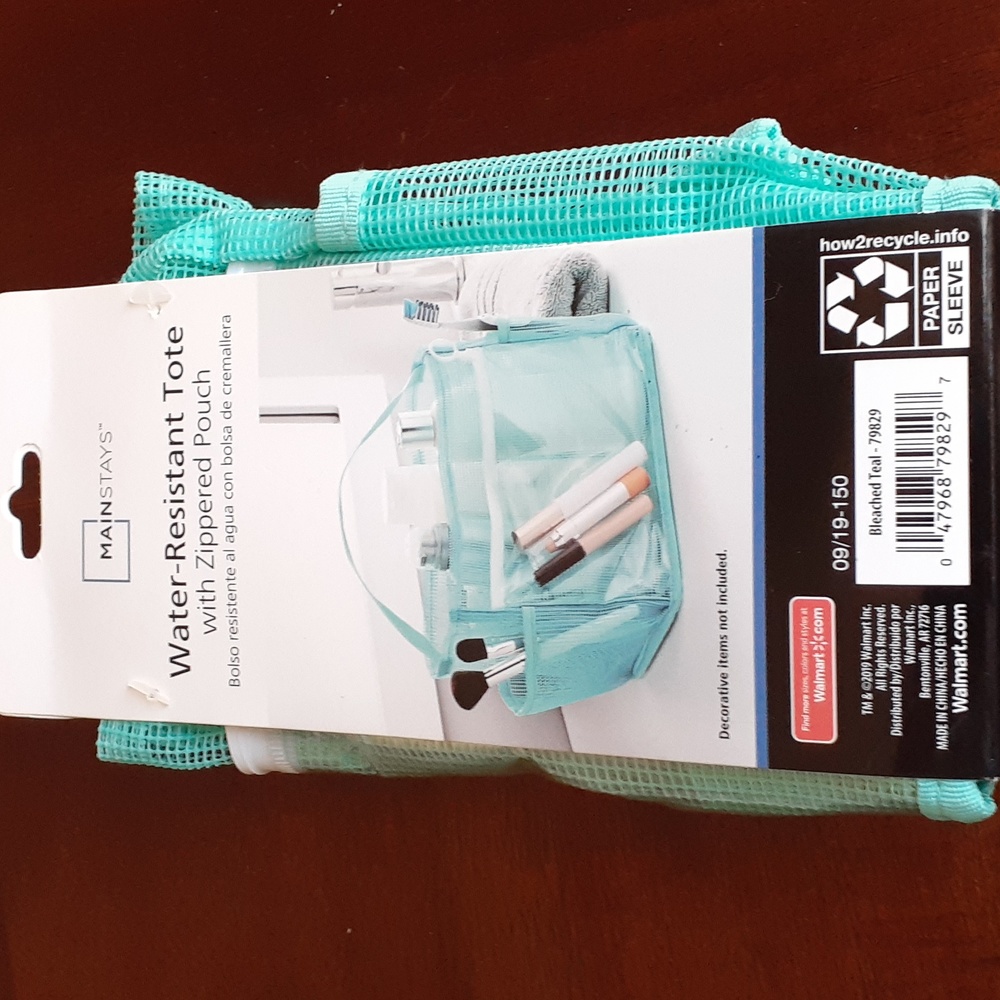 2/$15 NWT water resistant tote with zipper pouch